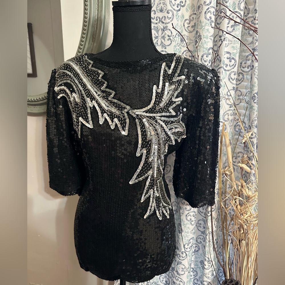 Size Large sequin and beaded black and silcer silk tpp EUC